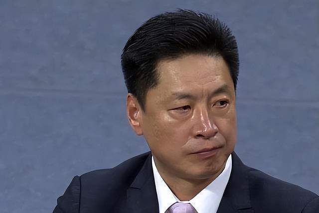 私奴跪着伺候主人vk